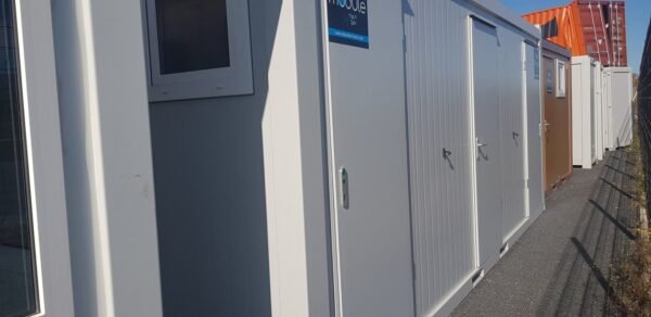 MÓDULO DE BAÑO 20′ Sanitario (4 WC-1 WC PMR-2 URINARIO-3 LAVABOS) – Image 3