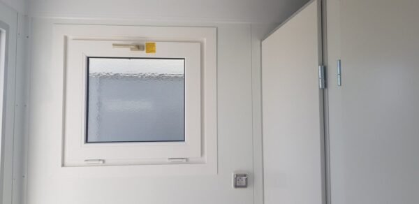 MÓDULO DE BAÑO 20′ Sanitario (4 WC-1 WC PMR-2 URINARIO-3 LAVABOS) – Image 8
