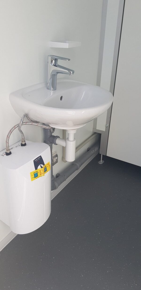 MÓDULO DE BAÑO 20′ Sanitario (4 WC-1 WC PMR-2 URINARIO-3 LAVABOS) – Image 15